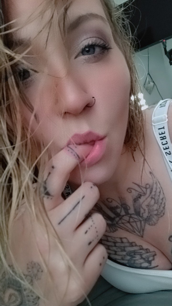 Album by NicoleThrills63 with the username @NicoleThrills63, who is a verified user,  June 19, 2024 at 1:32 PM. The post is about the topic Amateurs and the text says 'Want to help me with my oral fixation? https://x.com/NicoleThrills'