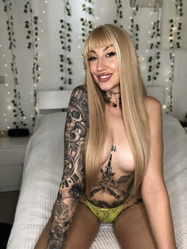 Photo by tattooedxmia with the username @tattooedxmia, who is a star user,  July 16, 2024 at 11:32 AM. The post is about the topic Amateurs and the text says 'where would you take me for a date?'