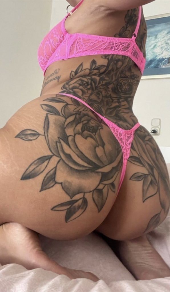 Photo by tattooedxmia with the username @tattooedxmia, who is a star user,  August 11, 2024 at 3:26 PM. The post is about the topic Ass and the text says 'wanna take a bit off that cake?'