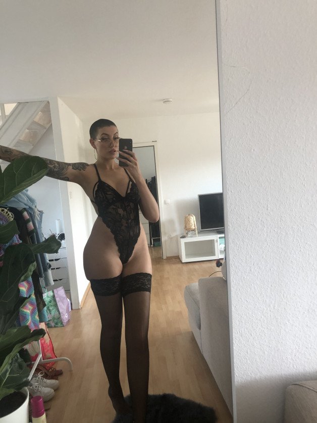 Photo by tattooedxmia with the username @tattooedxmia, who is a star user,  July 27, 2024 at 11:33 PM. The post is about the topic Amateurs and the text says 'relaxing at home when you joining?'