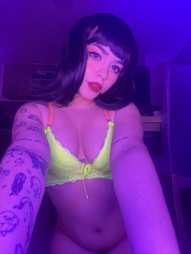 Photo by E-Girl Luna with the username @luluanime, who is a star user,  November 27, 2024 at 1:35 PM. The post is about the topic Alternative Models and the text says 'Thanks for the likes😜🎁😈
#model #girl'