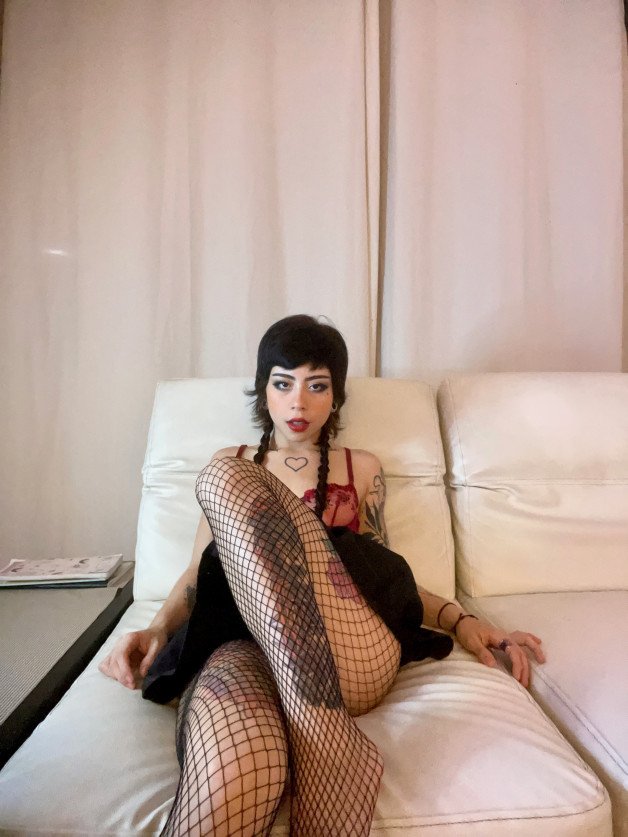 Photo by ⛓Ｇｏｖｅｒｎｅｓｓ Ｒｏｘｙ with the username @bdsmmistressroxy, who is a star user,  September 14, 2024 at 8:30 PM and the text says 'If I were your governess, would your wife be jealous?🥵'