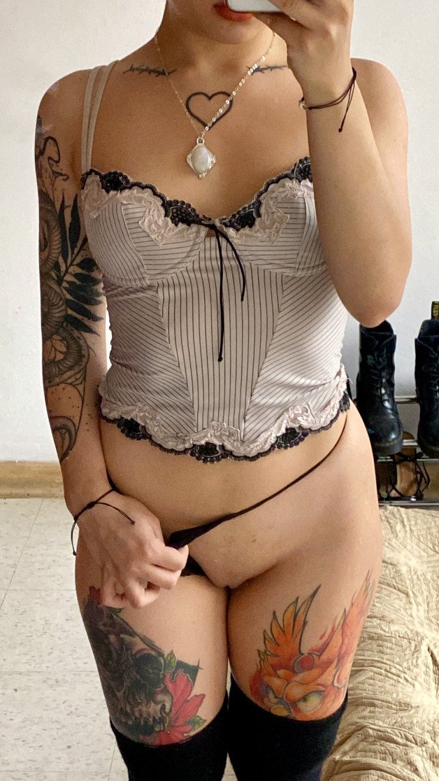 Photo by ⛓Ｇｏｖｅｒｎｅｓｓ Ｒｏｘｙ with the username @bdsmmistressroxy, who is a star user,  September 19, 2024 at 7:30 PM. The post is about the topic Nude Selfies and the text says 'I give you a little pleasure... enough for a good mood?'