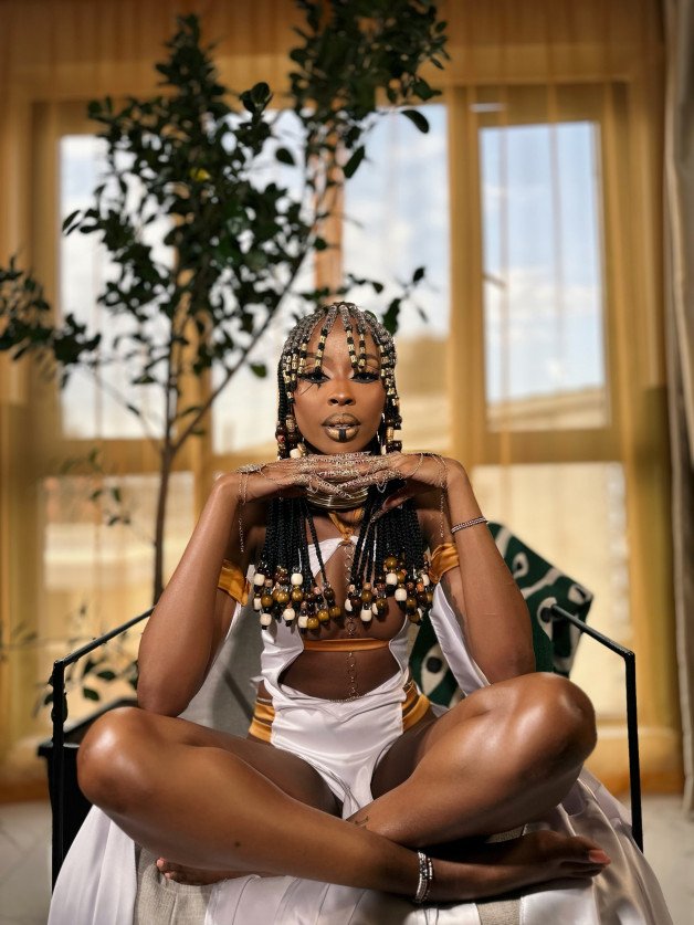 Photo by Petite Ebony Naomi with the username @ebonynaomii, who is a star user,  October 31, 2024 at 5:54 PM. The post is about the topic Black Beauties and the text says 'Cleopatra is ready to spend this magical Halloween evening with you🤍'