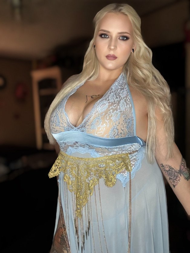 Photo by xtrina666 with the username @xtrina666, who is a verified user,  October 1, 2024 at 11:06 PM. The post is about the topic Cosplay and the text says 'Khaleesi Mother of Dragons 🐉 🥚

Pick my next cosplay 👉🏻 https://www.amazon.com/hz/wishlist/ls/BEHLRGFGQ200?ref_=wl_share'