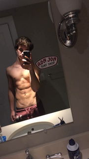 Photo by jpwrighty92 with the username @jpwrighty92,  December 2, 2018 at 12:30 AM and the text says 'hot-teenboys-only:

coolyounglover:

hornyykidd16:
Such a sexy boy with a massive cock
whaaaat ??? mmhhh come here!!!! wow

Holy cow that’s a long cock'