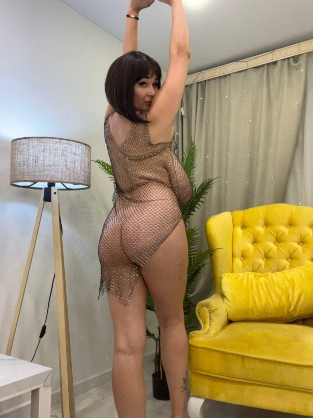 Photo by luxurymodel with the username @luxurymodel, who is a star user,  September 14, 2024 at 9:44 PM. The post is about the topic Ass and the text says 'Come spend your weekends with me'