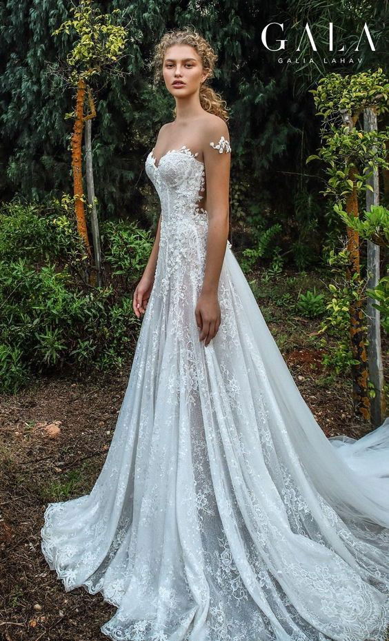 Photo by Tossed1234 with the username @Tossed1234,  December 17, 2018 at 1:04 PM and the text says 'weddinginspirasi:


These 13 Looks Prove That Fairytale Wedding Dresses Can Also Be Glamorous – featuring Galia Lahav GALA Collection No. VII

more at bit.ly/galiagala7'