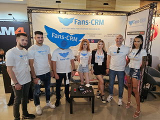 Photo by Fans-CRM