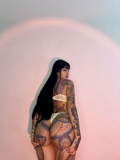 Photo by Megan Octopus Siren with the username @inkmermaid, who is a star user,  November 20, 2024 at 9:01 PM. The post is about the topic Ass and the text says 'how do you want to use that ass?🍑'