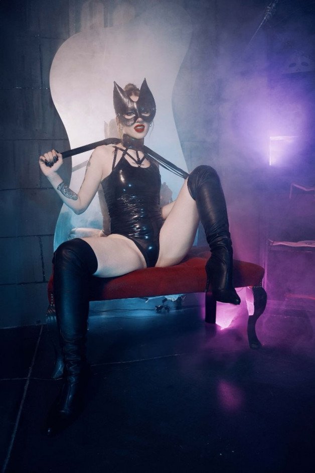 Photo by Miss Sasha with the username @femdomsasha, who is a star user,  October 7, 2024 at 10:22 PM. The post is about the topic Domination, Fetish, Bdsm, Mistress and the text says 'Your queen is waiting for her slaves to bow🍆💦
#domination #mistress'