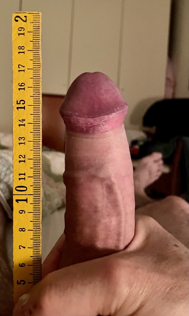 Photo by LegsworldLover with the username @LegsworldLover, who is a verified user,  September 5, 2024 at 6:21 PM. The post is about the topic Matters of Size and the text says 'It&#039;s not giant, but I&#039;m happy!'