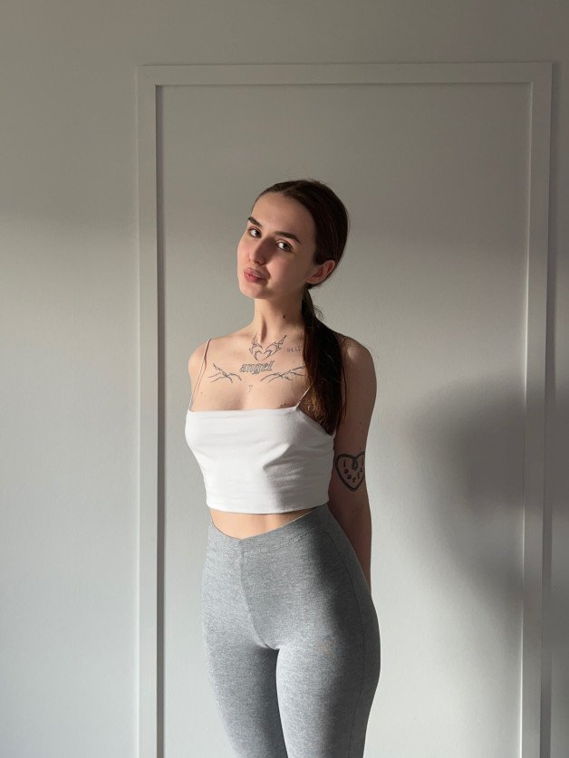 Photo by poisonivy with the username @poisonivy1, who is a star user,  September 11, 2024 at 10:07 AM. The post is about the topic Leggings and Yoga Pants and the text says 'the only thing better than a good day is a good outfit!'