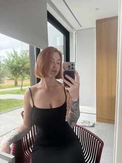 Photo by Scarlet Red Dragon with the username @redheadragonmodel, who is a star user,  October 16, 2024 at 6:46 PM. The post is about the topic Beautiful Redheads and the text says 'A delicious curvy redhead is waiting for u🧡'