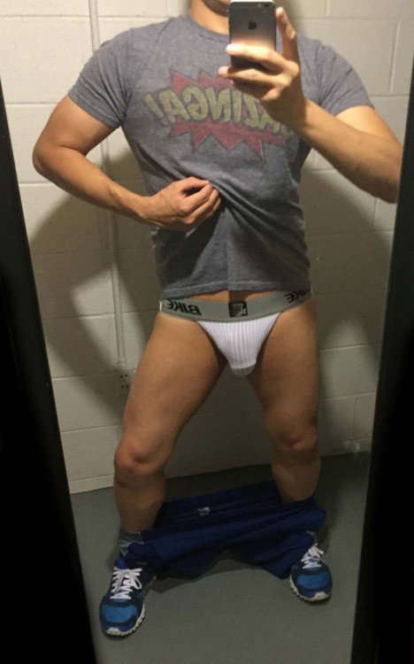 Watch the Photo by ForeForFore with the username @ForeForFore, posted on February 16, 2016 and the text says 'jockcup7:

Strapped for the morning run. -JockCup7'