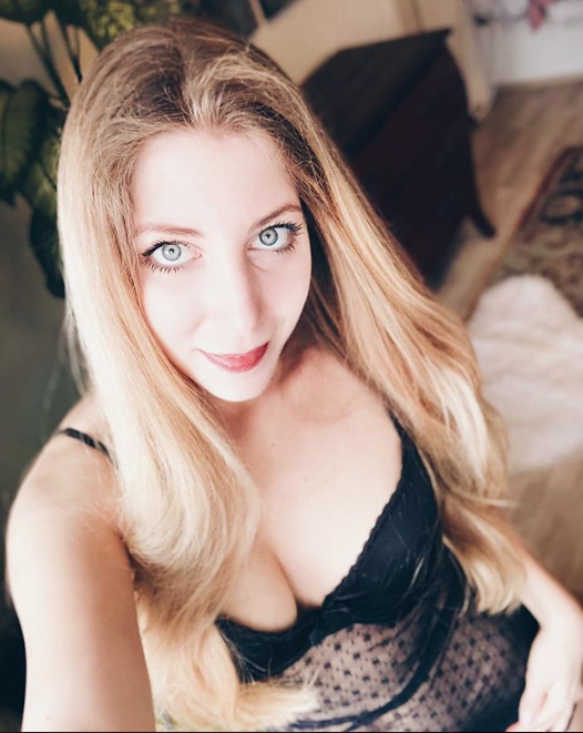 Photo by MyDirtyHobby Emily with the username @MyDirtyHobby, who is a brand user,  July 18, 2019 at 9:50 AM. The post is about the topic Homemade and the text says 'A real amateur in homemade videos! Get dirty with #SarahSecret only on #MyDIrtyHobbby!

#mdh #mydirtyhobby'
