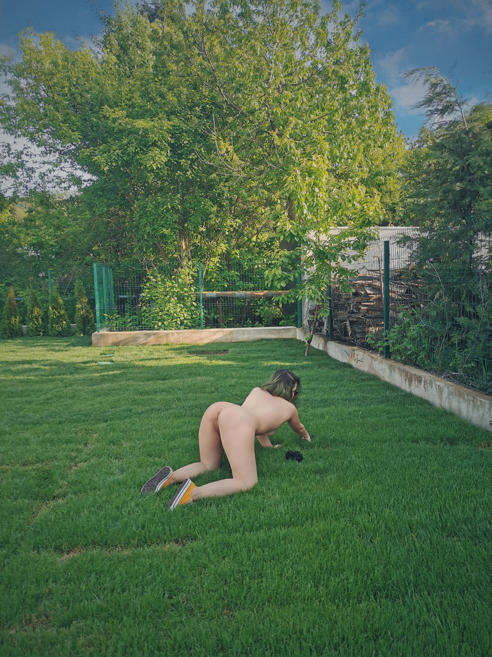 Photo by TamTam with the username @TamTam, who is a star user,  May 5, 2020 at 6:22 AM. The post is about the topic Best Nude and the text says 'lookinf for the plug in the greens 
#sharesomelove
#ass
#nude
#milf
#sunnydays
#glow'