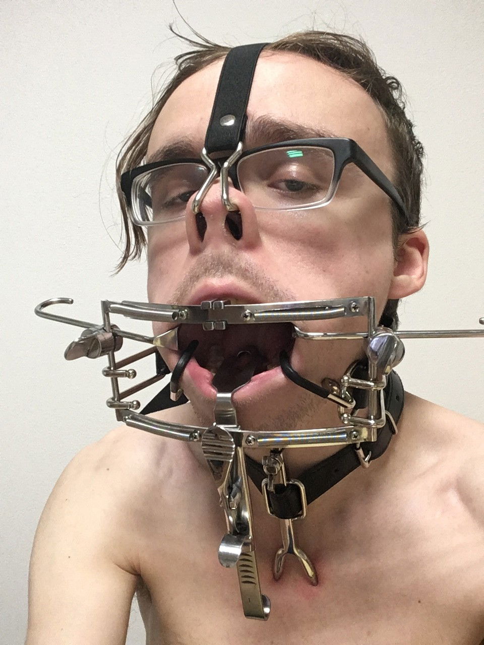 Photo by RaptorXXX with the username @RaptorXXX, who is a star user,  February 29, 2020 at 10:46 AM and the text says '#gaybdsm #gaybondage'
