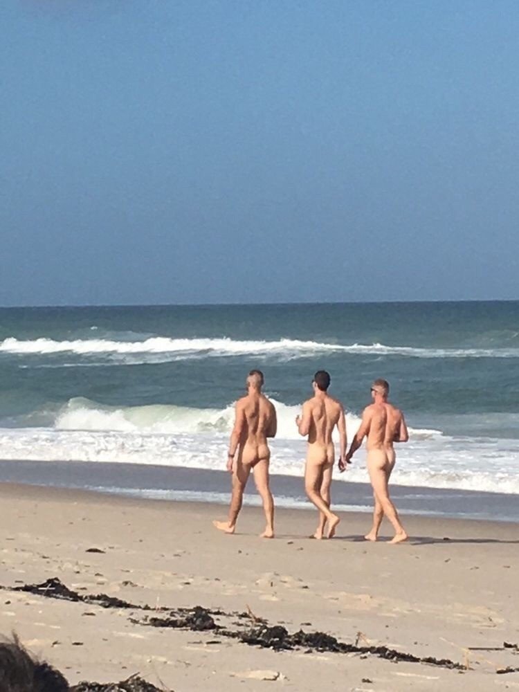 Photo by Kenzo070 with the username @Kenzo070,  April 21, 2019 at 9:55 AM. The post is about the topic Gay/bi boy who likes sexy stuf and the text says 'Nude beach The Hague, Netherlands'