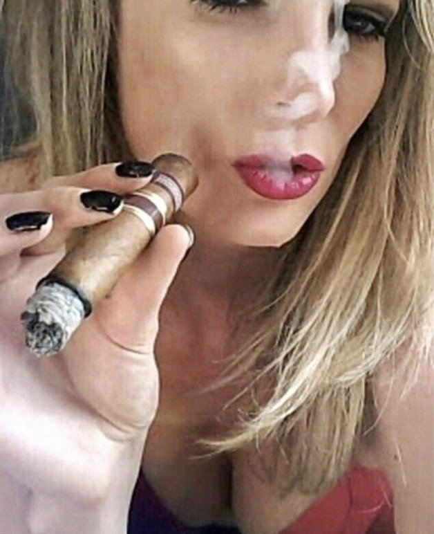 Photo by fletcher0077 with the username @fletcher0077,  December 4, 2021 at 11:05 PM. The post is about the topic Cigar Babes and the text says '#cigarbabes #cigar #seysmoking'