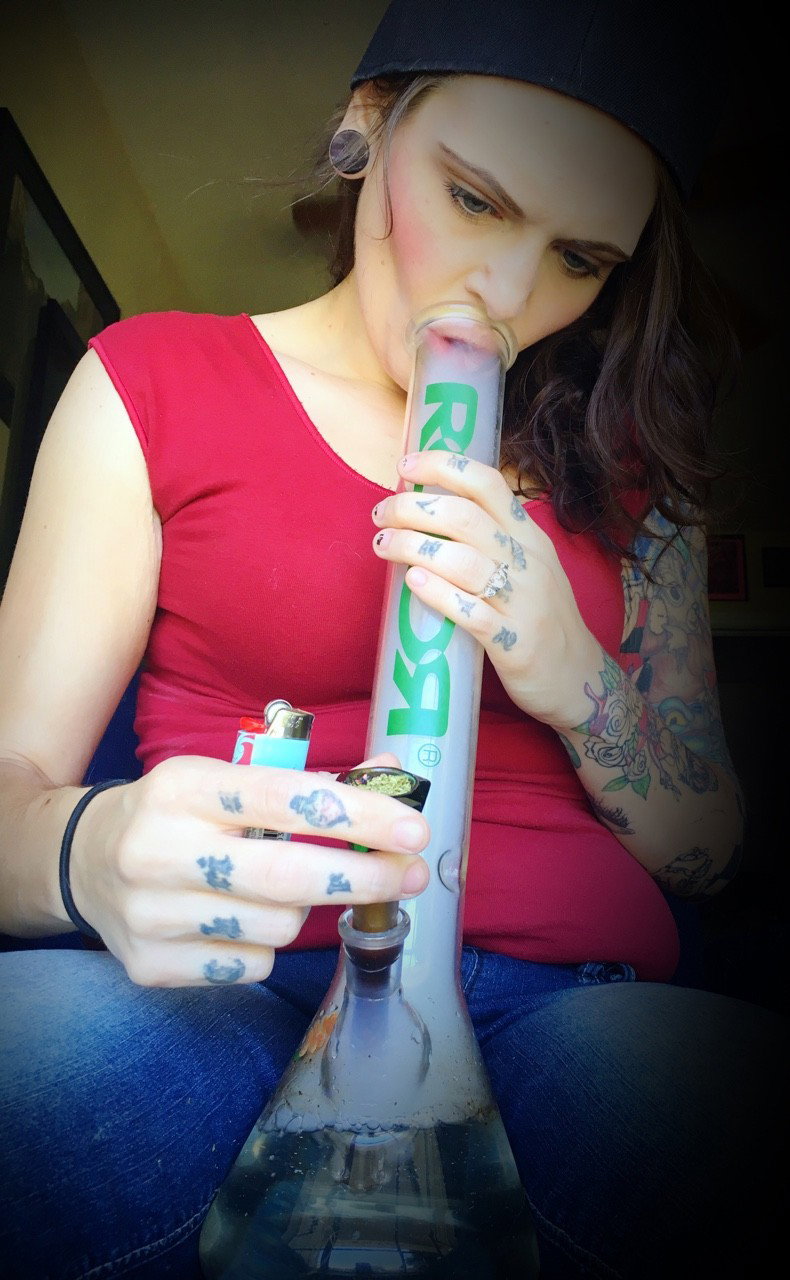 Photo by Shescreams.inwaves with the username @Shescreams.inwaves,  June 17, 2016 at 6:33 PM and the text says 'I can&rsquo;t feel my face when I&rsquo;m with you, but I love it&hellip;  #stonergirl #blowloud #smokeweedeveryday #sexystoners #tattedstonergirls #polyamorous #lezbistoners #spankme'