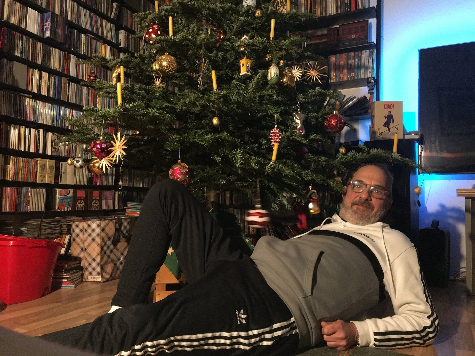 Photo by sneax6969 with the username @sneax6969, who is a verified user,  January 6, 2022 at 7:14 PM. The post is about the topic nude men in sneax and flip-flops and the text says 'me and my christmastree'