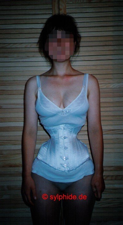 Photo by modificator with the username @modificator,  November 14, 2018 at 11:01 AM and the text says 'hard-corsets:
 #tight  #corset  #corset  #tightlacing  #wasp  #waist  #small  #waist  #waist  #training'