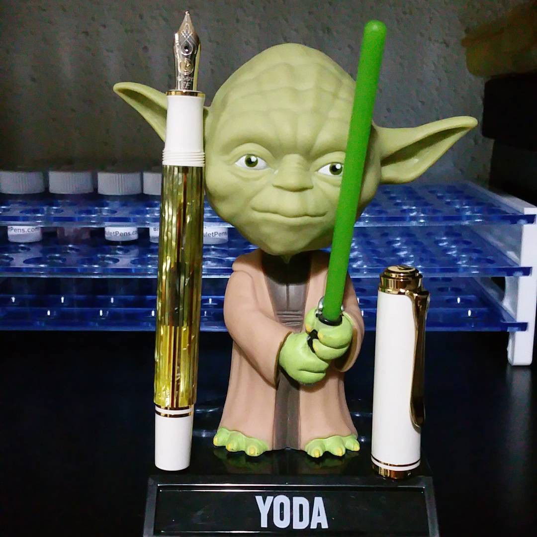 Photo by Jadehawk with the username @Jadehawk,  July 21, 2015 at 10:36 PM and the text says '#YODA Approved #Pelikan #M400 In White Tortoise (EF) #pelikan  #yoda  #m400'