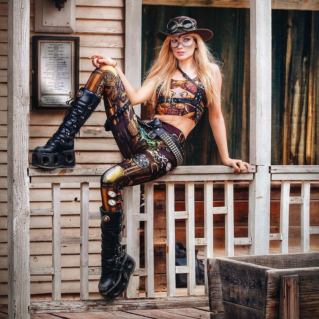 Photo by gazukull with the username @gazukull,  March 12, 2017 at 9:45 PM and the text says 'amywilderness:
From Wild Wild West Con 

Photographer - RaVen 2017
Model, Styling, MUAH - @amywilderness 
Hat - @urbanhatsandboots 
Leggings &amp; Top - @poprageous  
Boots - @newrock_official 

#steampunk #steampunkfashion #steampunkstyle..'