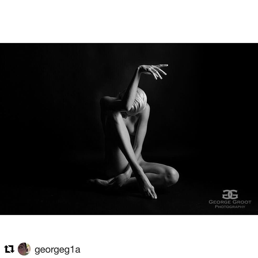 Photo by rysvdcafeq with the username @rysvdcafeq,  March 1, 2017 at 3:15 AM and the text says 'denisastrakovaofficial:#Repost @georgeg1a with @repostapp
・・・
#fingers #hands #nudeartmodel #photography #naturalbeauty #beauty #artnude #photo #photogram #photograph #photoshoot #photoofday #picoftheday #bw #studio #shorthairdontcare #nudeartmodel..'