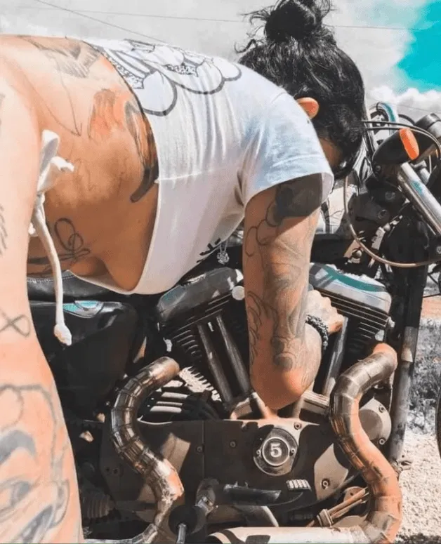 Photo by Tracers with the username @wyldott,  December 12, 2022 at 5:43 PM. The post is about the topic upshirt and the text says '❤️Mototrcycle maintenance ?'