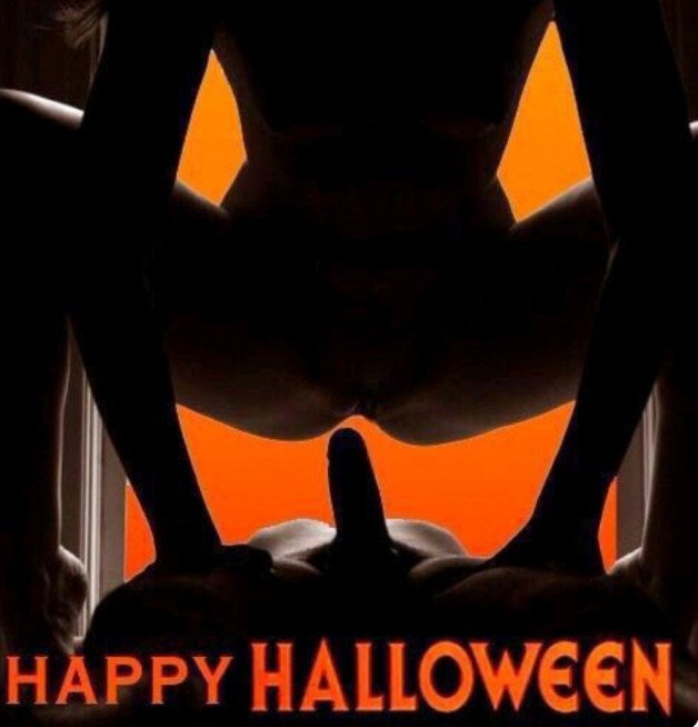 Photo by Tracers with the username @wyldott,  October 30, 2021 at 7:39 PM. The post is about the topic Sexy Halloween