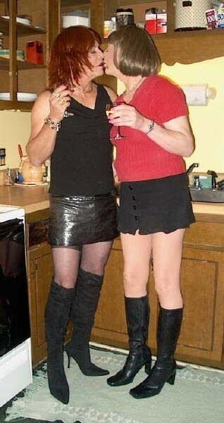 Photo by kissingcrossdressers with the username @kissingcrossdressers,  September 3, 2011 at 10:04 PM