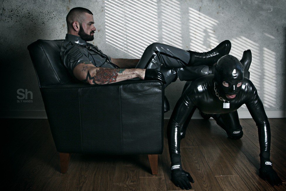 Photo by Plzdontreadthis with the username @Plzdontreadthis,  May 16, 2019 at 9:43 PM. The post is about the topic Gay BDSM