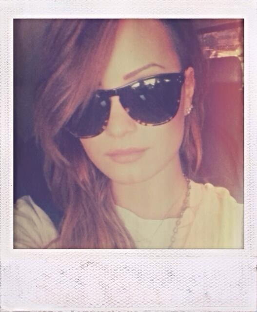 Photo by cale with the username @cale,  November 13, 2014 at 5:38 AM and the text says '#demi  #lovato'