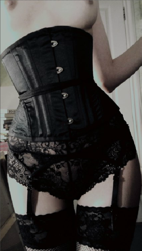 Photo by alierotic2 with the username @alierotic2,  April 13, 2018 at 1:20 PM and the text says 'Burvogue Underbust Steampunk Corset Waist Control Gothic Corsets Cincher with Curved Hem Bustiers Embroidery Short Waist Trainer
Buyer: M***a
Via: http://www.aliexpress.com/item//32787954838.html #burvogue  #underbust  #steampunk  #corset  #waist..'