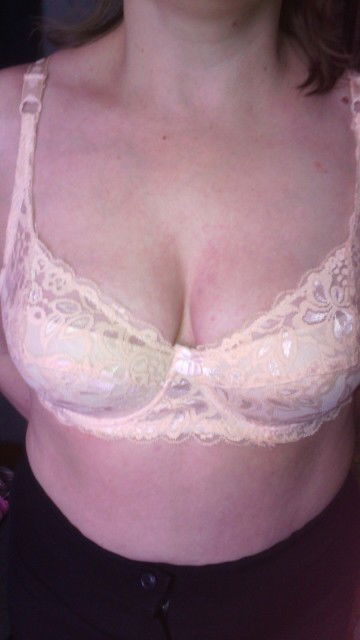 Photo by alierotic2 with the username @alierotic2,  February 9, 2016 at 12:55 AM and the text says 'QueenMaker Lady Ultrathin sexy Lace Bra Underwire &frac34; Cup Brassiere women Underwear 34/36/38/40 B Cup For Freeshipping WB001
Buyer: Igor G.
Via: http://www.aliexpress.com/item//32292117842.html #queenmaker  #lady  #ultrathin  #sexy  #lace  #bra..'