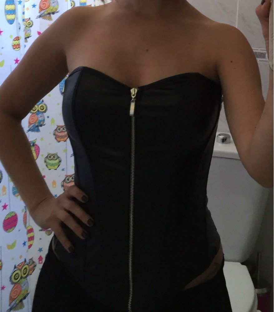 Photo by alierotic2 with the username @alierotic2,  January 12, 2016 at 3:52 PM and the text says 'Sexy Women Zipper Steampunk Corselet Strapless Waist Training Leather Corset Body Shapewear Bustier Overbust Corset Tops
Buyer: Maria O.
Via: http://www.aliexpress.com/item//1066000671.html #Sexy  #Women  #Zipper  #Steampunk  #Corselet  #Strapless  #Waist..'