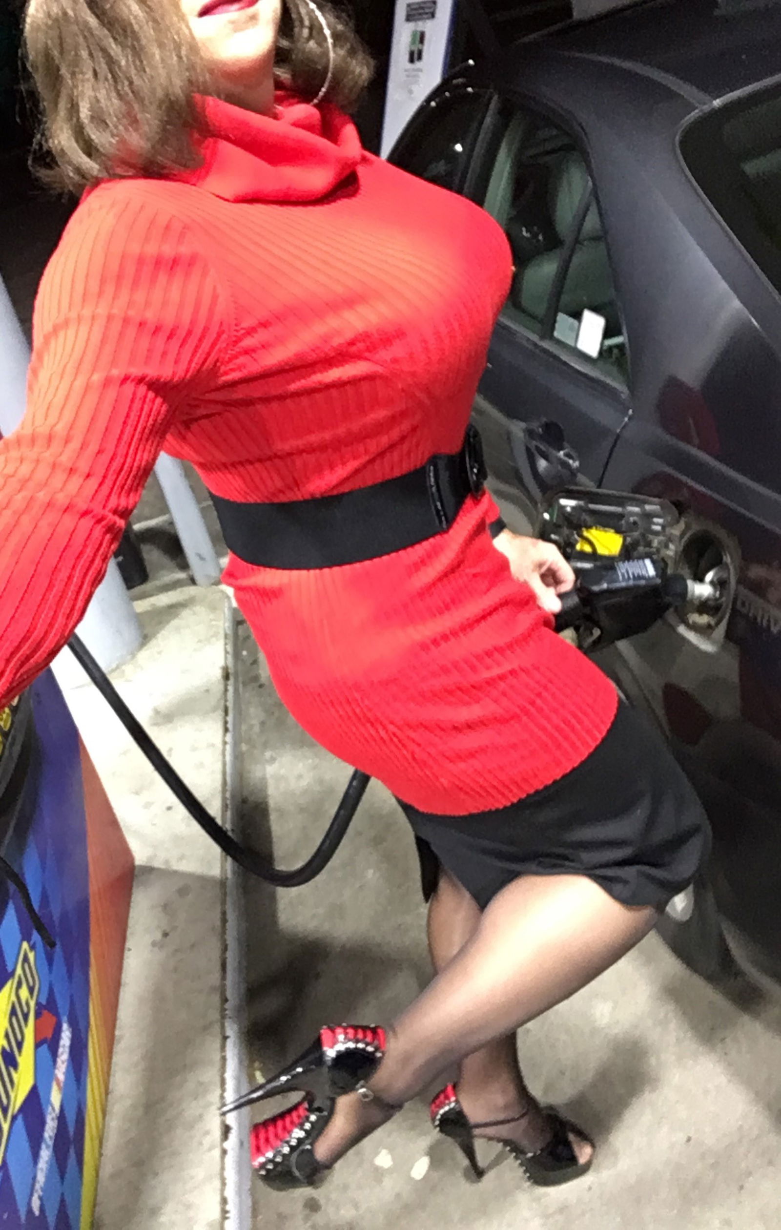 Photo by AmandaCD2018 with the username @AmandaCD2018, who is a verified user,  January 8, 2019 at 2:26 AM and the text says 'Gassing up on te way to the theater'