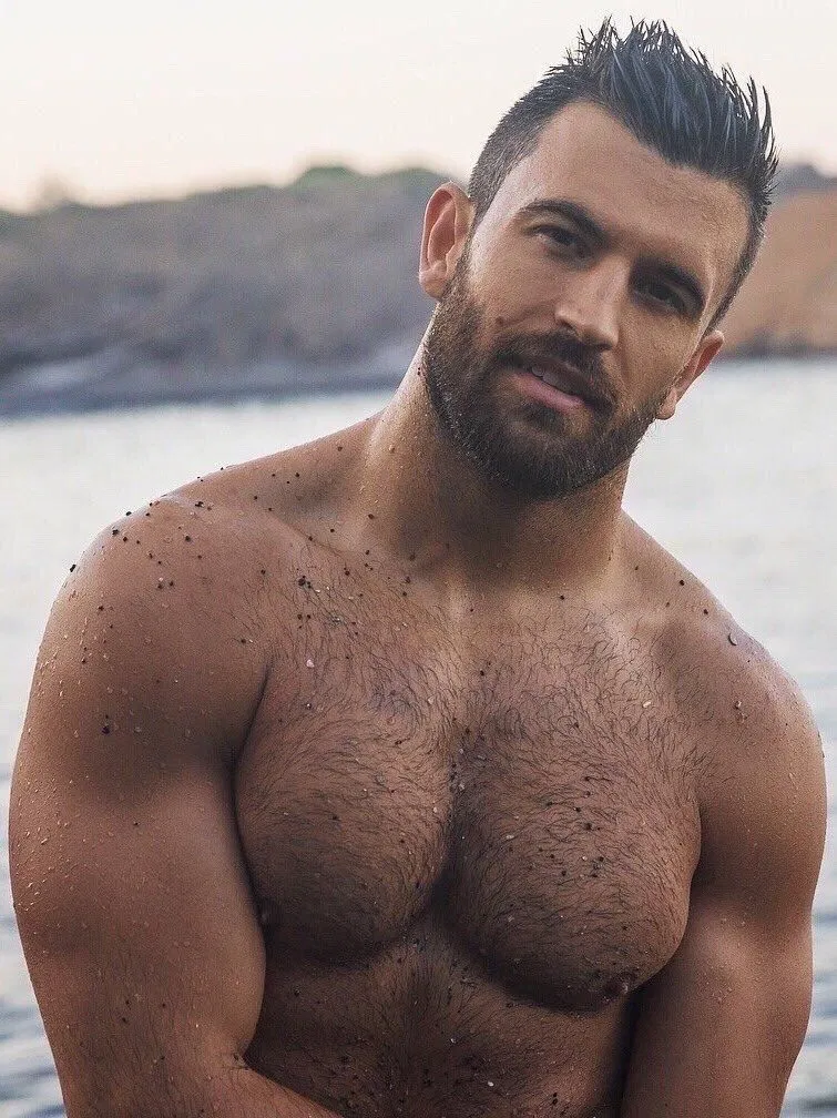 Photo by GayHunks with the username @GayHunks, who is a verified user,  January 8, 2019 at 5:17 PM. The post is about the topic Gay Muscle