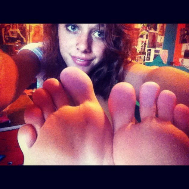 Photo by yakilium with the username @yakilium,  May 17, 2012 at 4:27 AM and the text says '#feet  #submission'