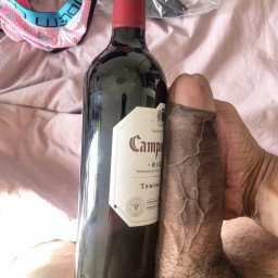 Photo by Venn with the username @venn-diagramm,  August 13, 2022 at 8:16 PM. The post is about the topic Matters of Size and the text says 'A fine wine indeed.

nT_7s5cvfjetvaredk2bq5dqvht'