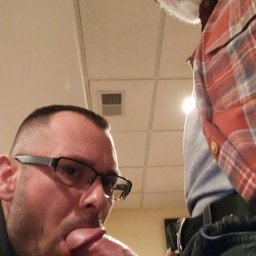 Photo by Nickplus33 with the username @Nickplus33, who is a verified user,  December 4, 2023 at 2:49 AM and the text says '#DL #dilf #cruising #specs #oral #bj #hung #thickdick #daddy'