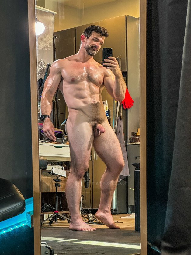 Photo by Nickplus33 with the username @Nickplus33, who is a verified user,  June 18, 2024 at 1:40 AM and the text says '#Maximus #selfie #daddy #dilf #muscled #trimmed  #beard #obsession'