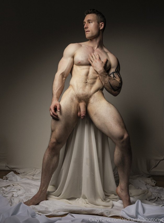 Photo by Nickplus33 with the username @Nickplus33, who is a verified user,  December 4, 2023 at 2:44 AM and the text says '#muscled #bush  #stud #hung #ginger'