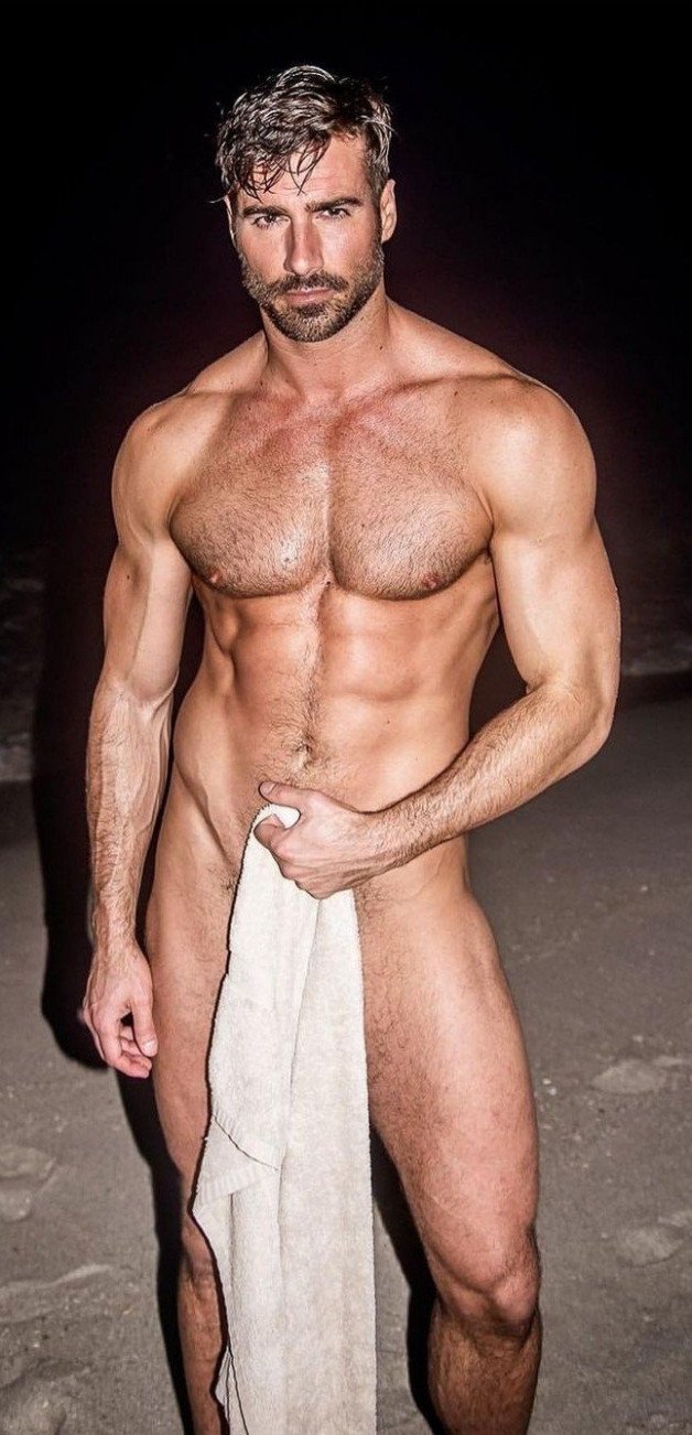 Photo by Nickplus33 with the username @Nickplus33, who is a verified user,  March 5, 2024 at 3:40 AM and the text says '#muscled #trimmed #beard #youngdilf'