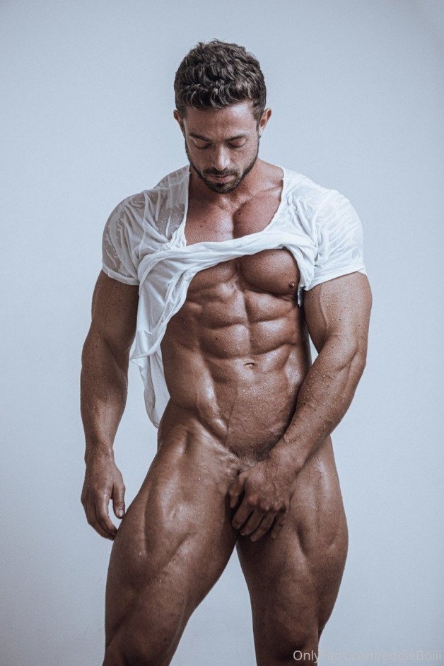Photo by Nickplus33 with the username @Nickplus33, who is a verified user,  April 26, 2024 at 1:53 AM and the text says '#muscled #dilf #beard #tanned #smooth'