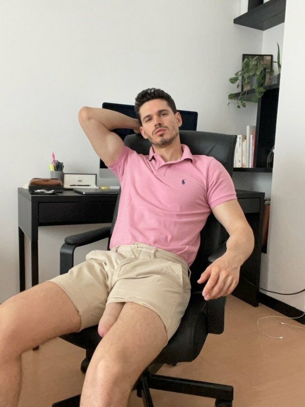 Watch the Photo by Nickplus33 with the username @Nickplus33, who is a verified user, posted on January 31, 2024 and the text says '#homeoffice #otter #hung #uncut #longdick #schlong'