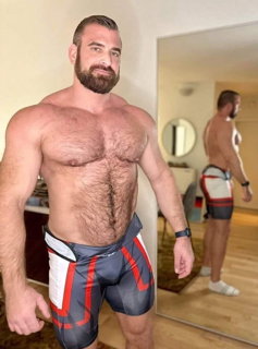 Photo by Nickplus33 with the username @Nickplus33, who is a verified user,  June 7, 2024 at 3:01 AM and the text says '#beard #hairy #beefy #bulge #daddy #dilf #toned'