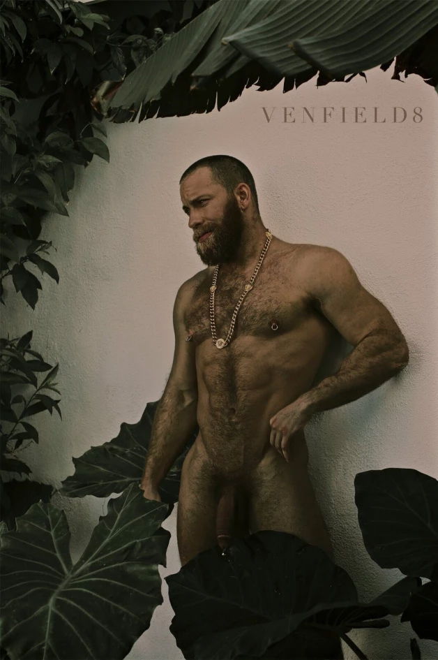 Photo by Nickplus33 with the username @Nickplus33, who is a verified user,  April 14, 2024 at 4:05 AM and the text says '#beard #daddy #bear #muscled #hairy #chain #hung #PA #longdick #bush'